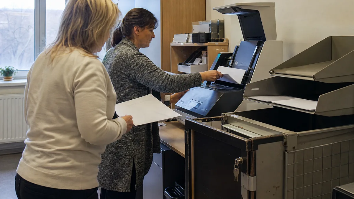 Elektronická spisová služba pro školy od 1. 1. 2027: koho se týká a koho ne